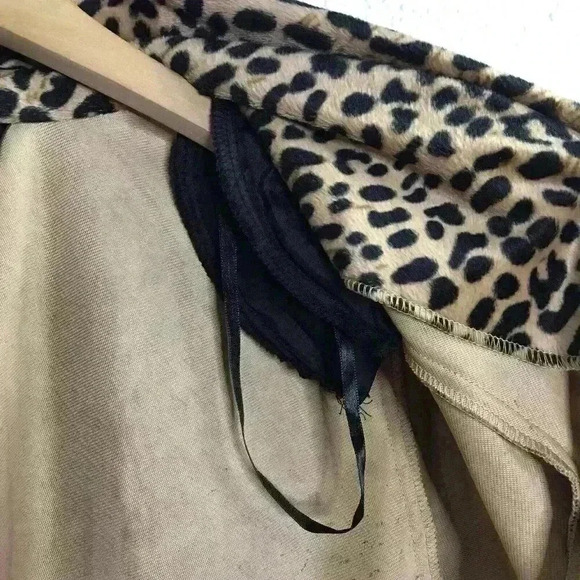 Connected Apparel Women’s Leopard Open Front Drape Cardigan Size Small - Picture 7 of 10